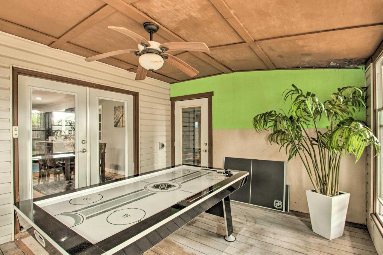 2-Story Pensacola Home With Game Room And Private Yard Eksteriør billede