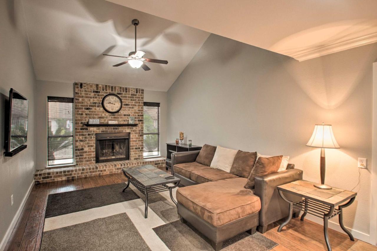 2-Story Pensacola Home With Game Room And Private Yard Eksteriør billede